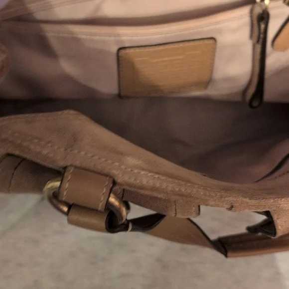 Coach Tan Leather Shoulder Bag - Picture 7 of 8